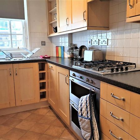 Canongate - Spacious And Historic 2 Bed Flat On Royal Mile Apartment Edinburgh Ngoại thất bức ảnh